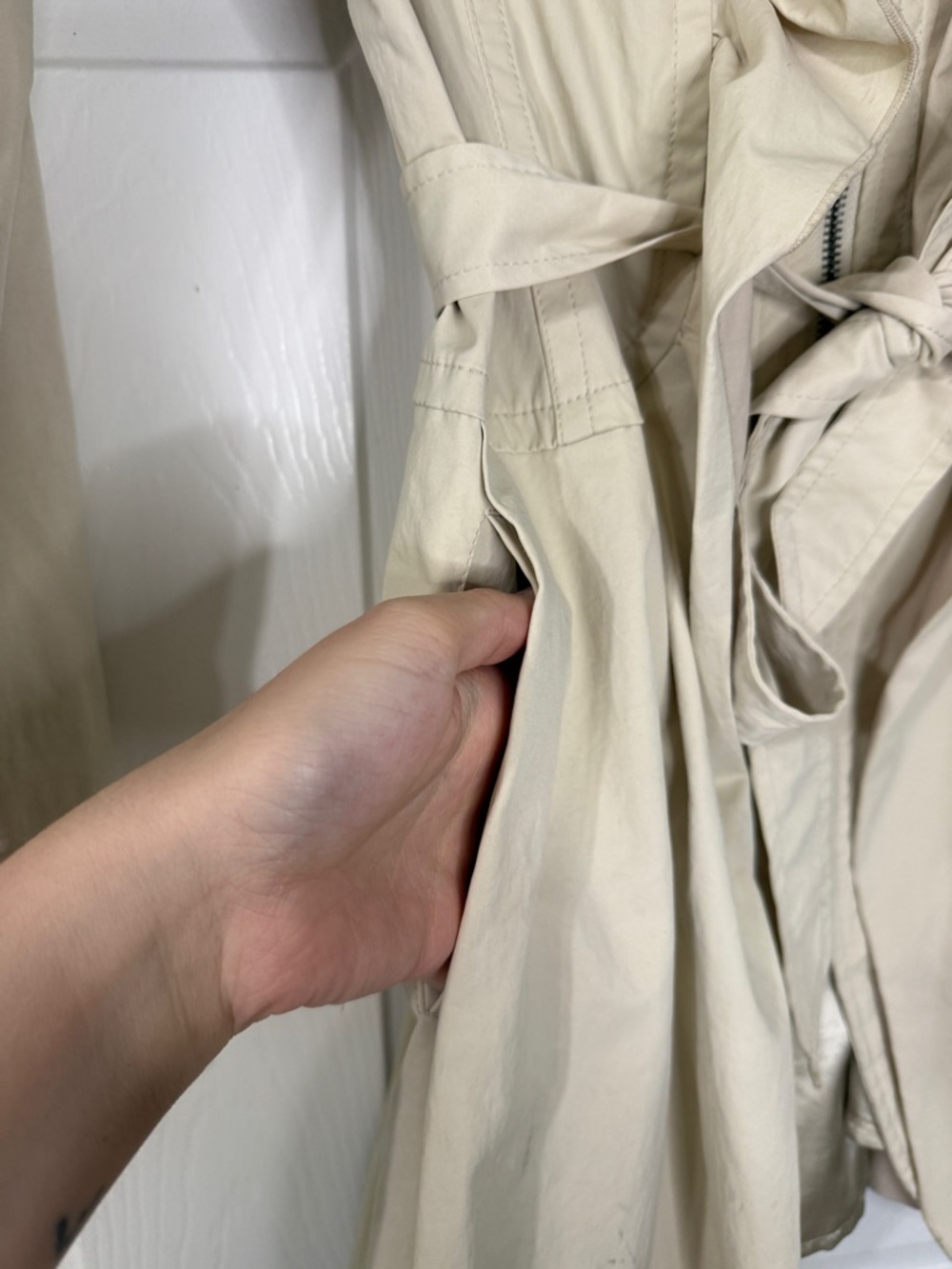 Willi Smith Light Beige Ruffle-Front Trench Coat‎ - Picture 5 of 5